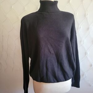 - Day & Night Turtleneck LS Top / Black / Size Medium